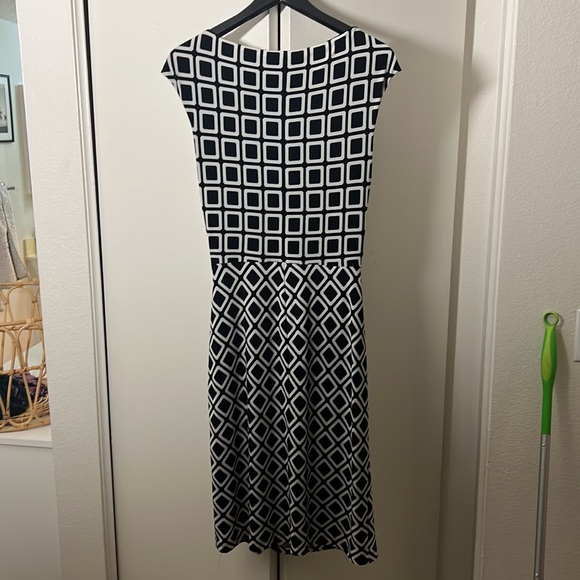 Lauren Ralph Lauren Women’s Dress Size 8 - Picture 4 of 6